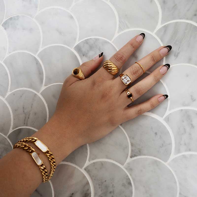 CROISSANT RING